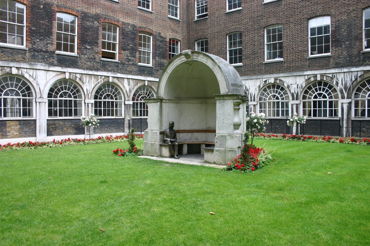 John Keats' monument, Guy's Hospital, London - 01.JPG